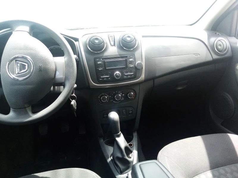 Dacia Logan 1.2, снимка 2 - Автомобили и джипове - 47140236