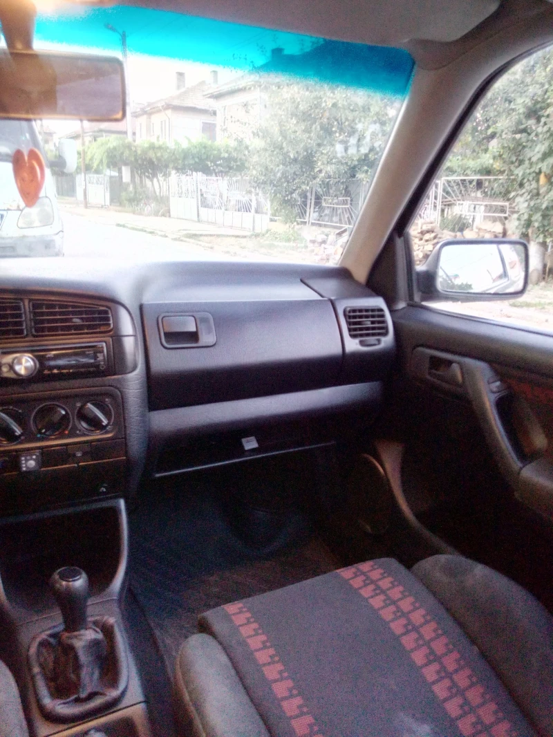 VW Golf 2.0 115, снимка 9 - Автомобили и джипове - 47609429