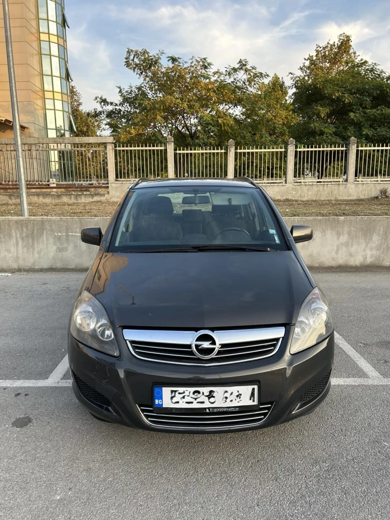 Opel Zafira, снимка 1 - Автомобили и джипове - 49114472