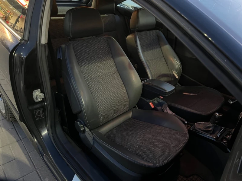 Opel Astra GTC 1.6 Turbo ГАЗ, снимка 11 - Автомобили и джипове - 52187625