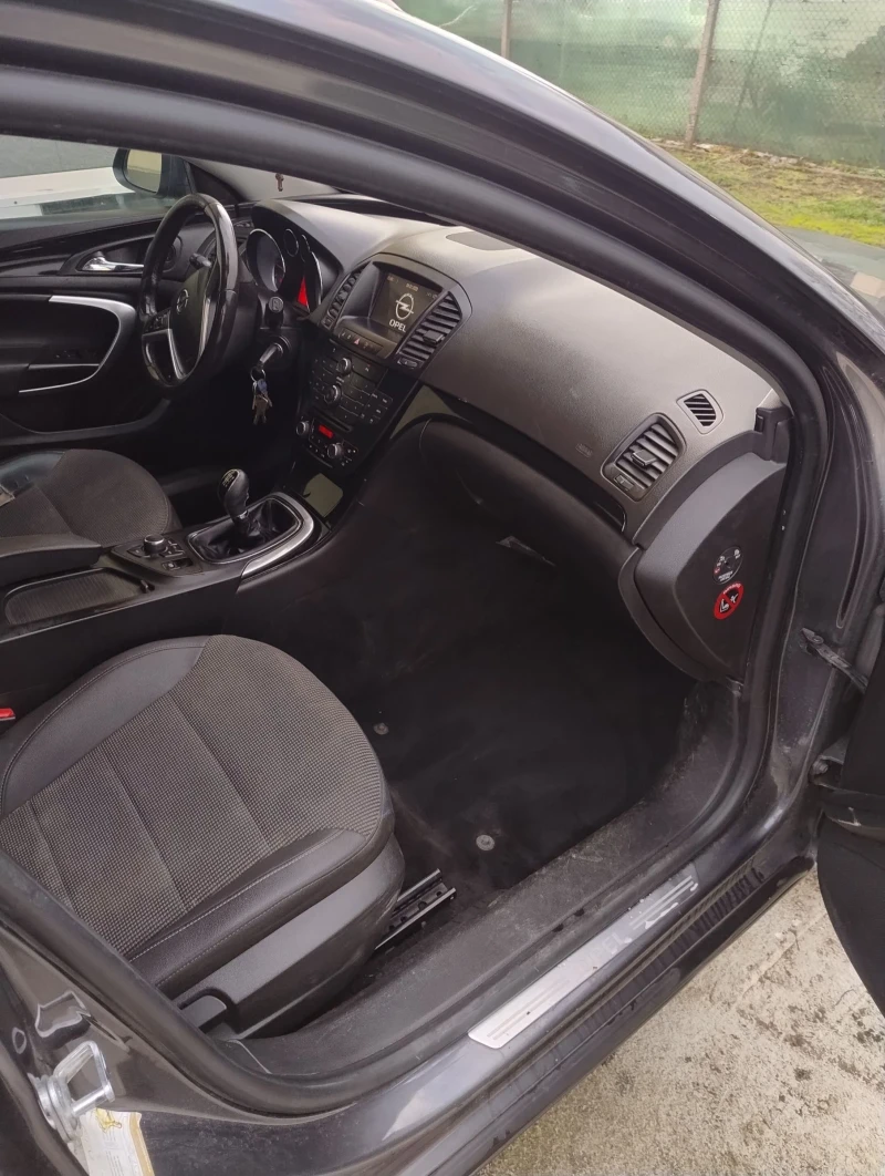 Opel Insignia 2.0 CDTI, снимка 16 - Автомобили и джипове - 52843232