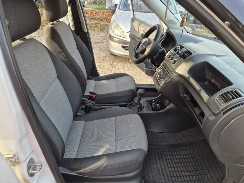 Skoda Fabia, снимка 12 - Автомобили и джипове - 52259133