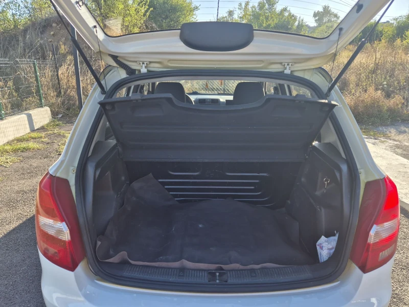 Skoda Fabia, снимка 5 - Автомобили и джипове - 52259133