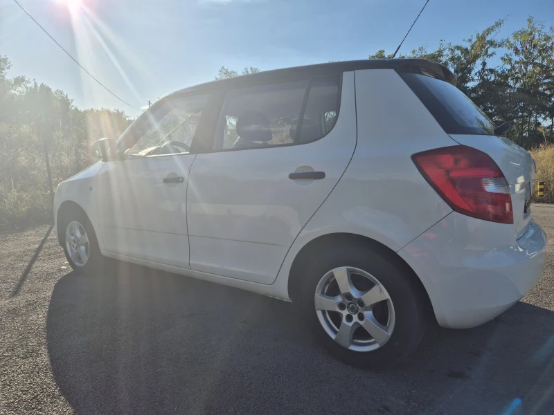 Skoda Fabia, снимка 2 - Автомобили и джипове - 52259133
