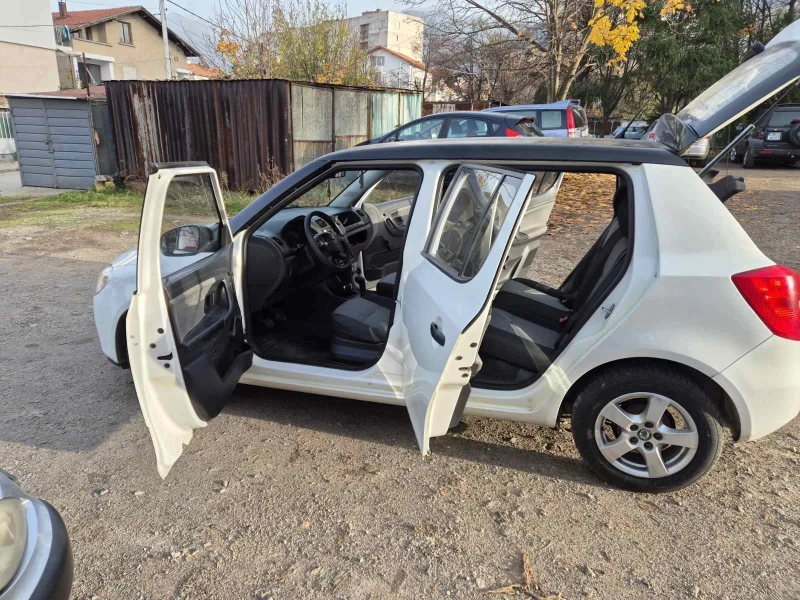 Skoda Fabia, снимка 14 - Автомобили и джипове - 52259133