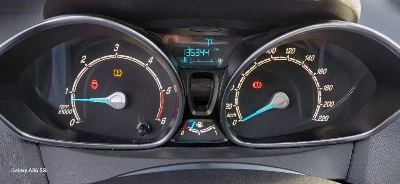 Ford Fiesta 1.5tdci 85 k.s, снимка 16 - Автомобили и джипове - 52655857