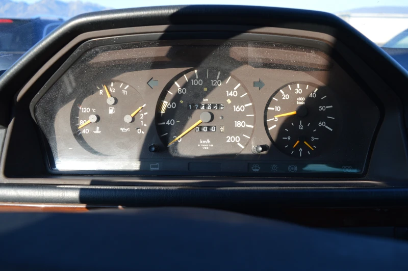 Mercedes-Benz E 250 2.5TDI-KATAFALKA, снимка 10 - Автомобили и джипове - 52815017