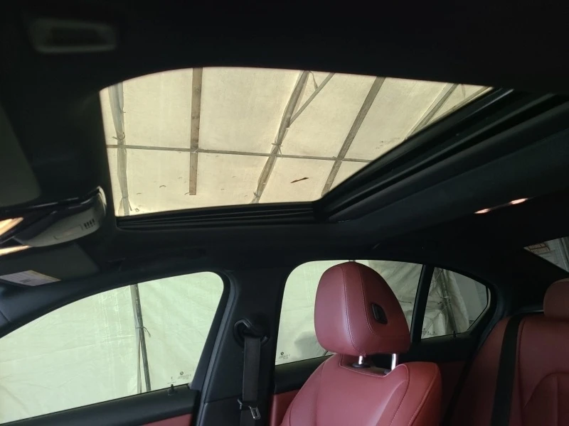 BMW 330 * 330i xDrive * CARFAX * ЦЕНА ДО БГ, снимка 11 - Автомобили и джипове - 53355620