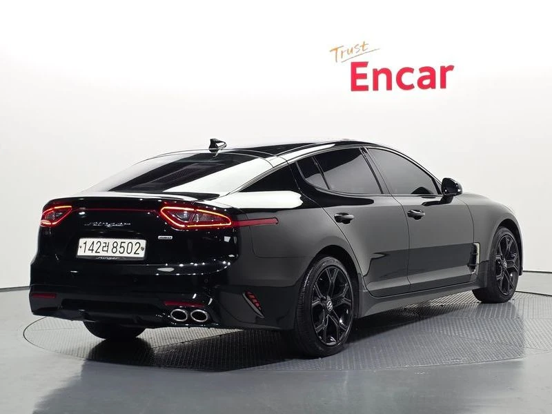 Kia Stinger 2.2 Diesel AWD| 199к.с.| ВКЛ.ТЕХНОТЕСТ, снимка 2 - Автомобили и джипове - 55615384