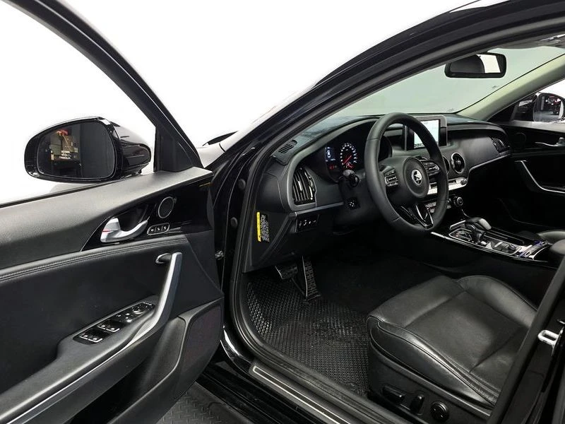 Kia Stinger 2.2 Diesel AWD| 199к.с.| ВКЛ.ТЕХНОТЕСТ, снимка 10 - Автомобили и джипове - 55615384