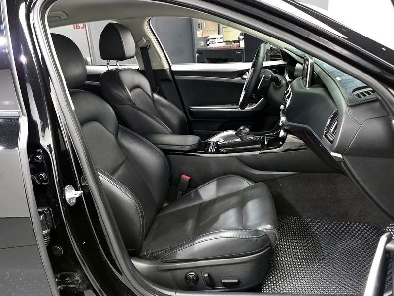 Kia Stinger 2.2 Diesel AWD| 199к.с.| ВКЛ.ТЕХНОТЕСТ, снимка 12 - Автомобили и джипове - 55615384
