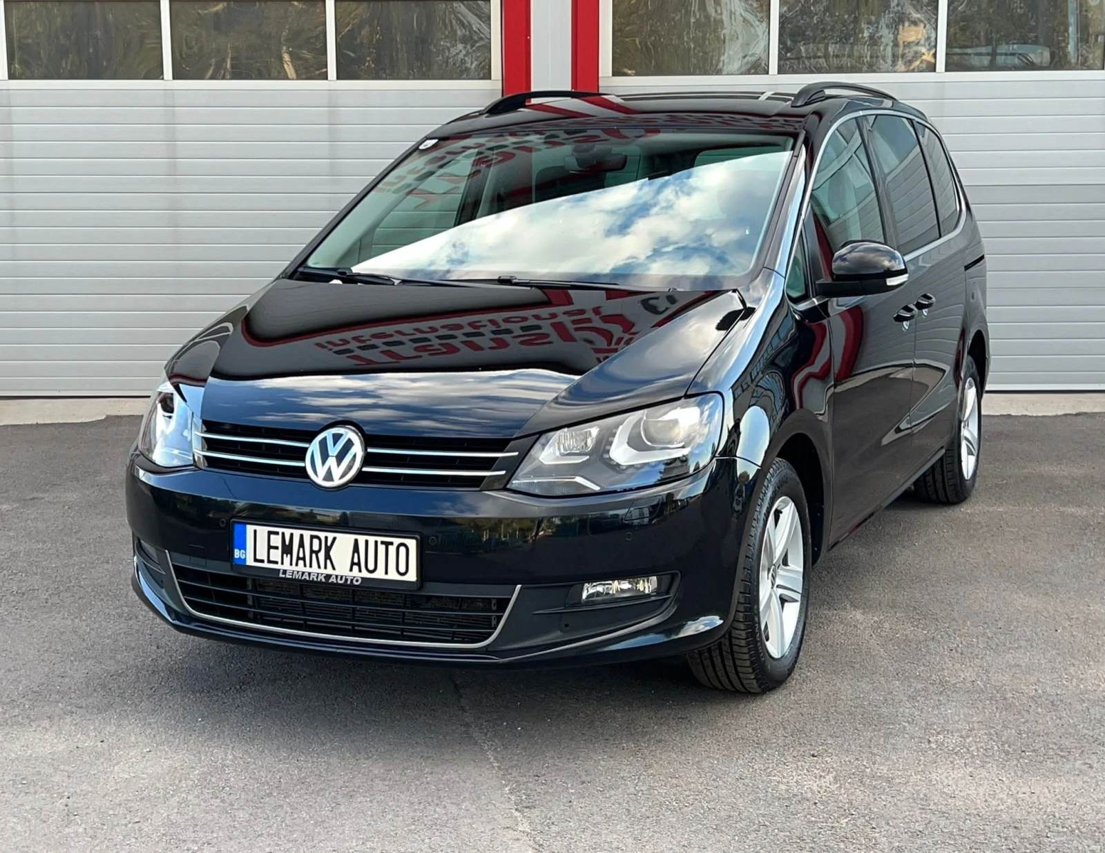 VW Sharan 2.0TDI HIGHLINE NAVI KLIMATRONIK 6-СКОРОСТИ EVRO 6 - изображение 4