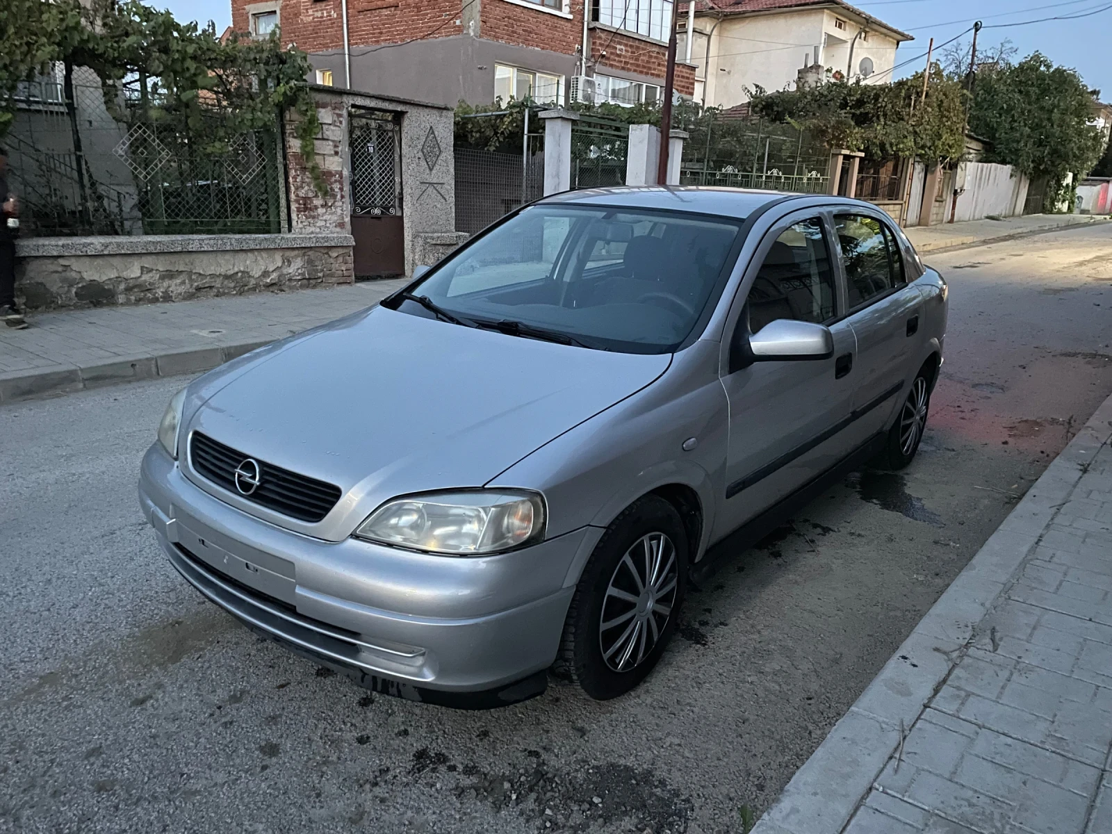 Opel Astra 2.0 DTI KLIMA - изображение 3