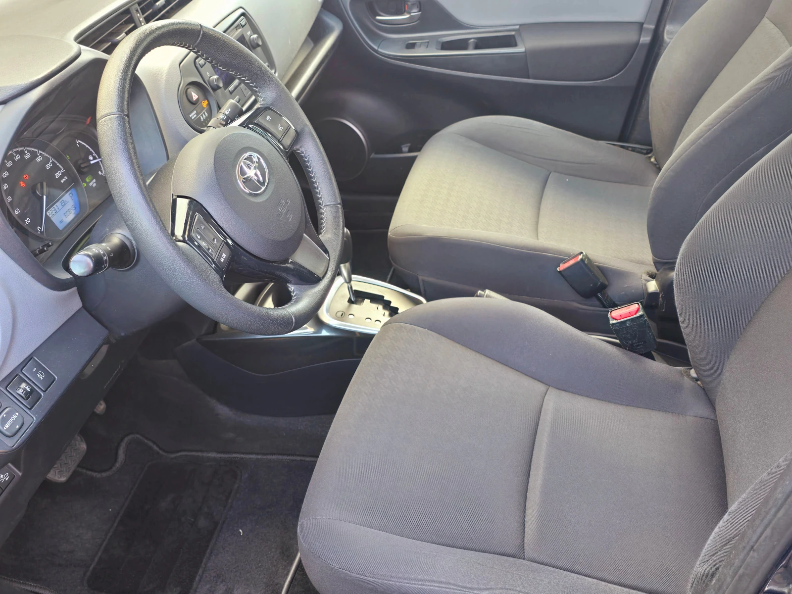 Toyota Yaris 1.5 Hybrid Cool 2бр. - изображение 9