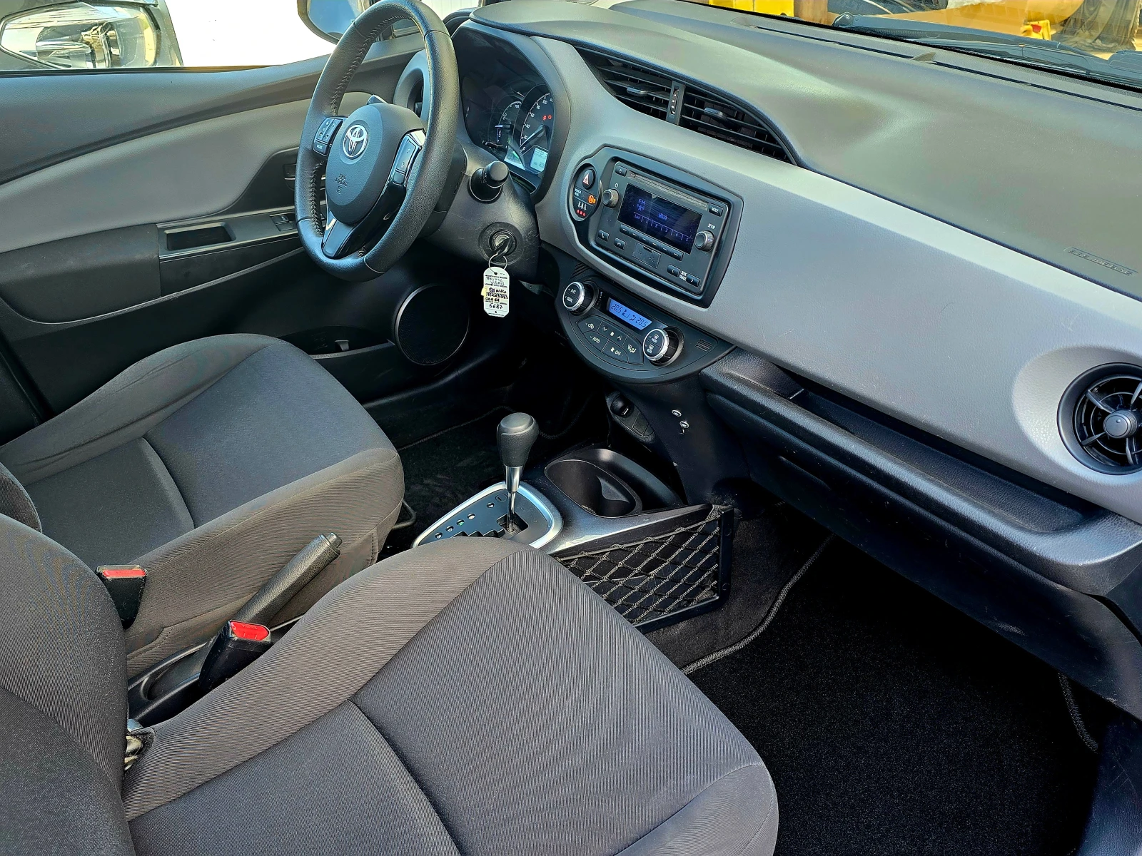Toyota Yaris 1.5 Hybrid Cool 2бр. - изображение 10