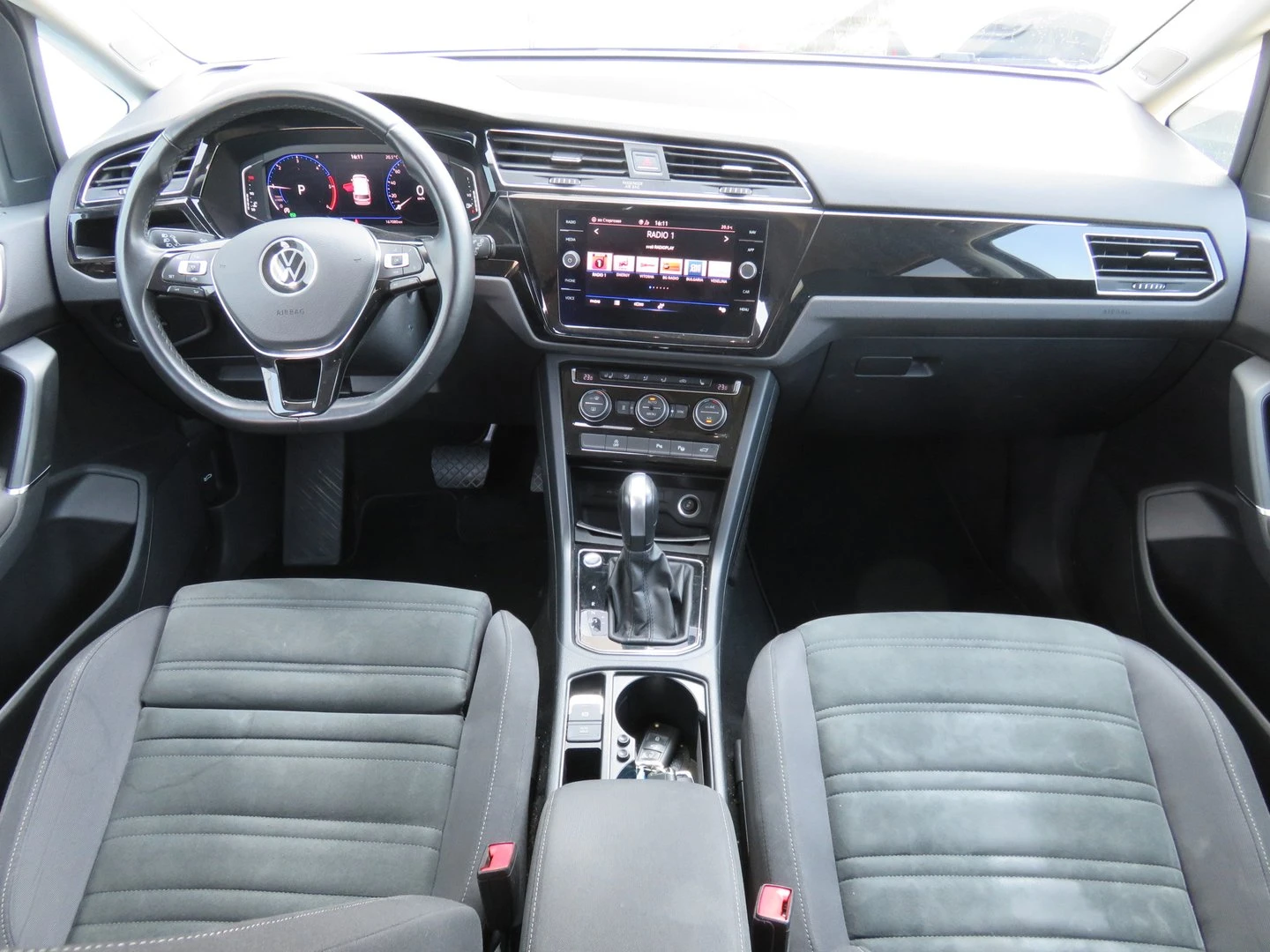 VW Touran Highline 2.0 TDI SCR DSG - изображение 5