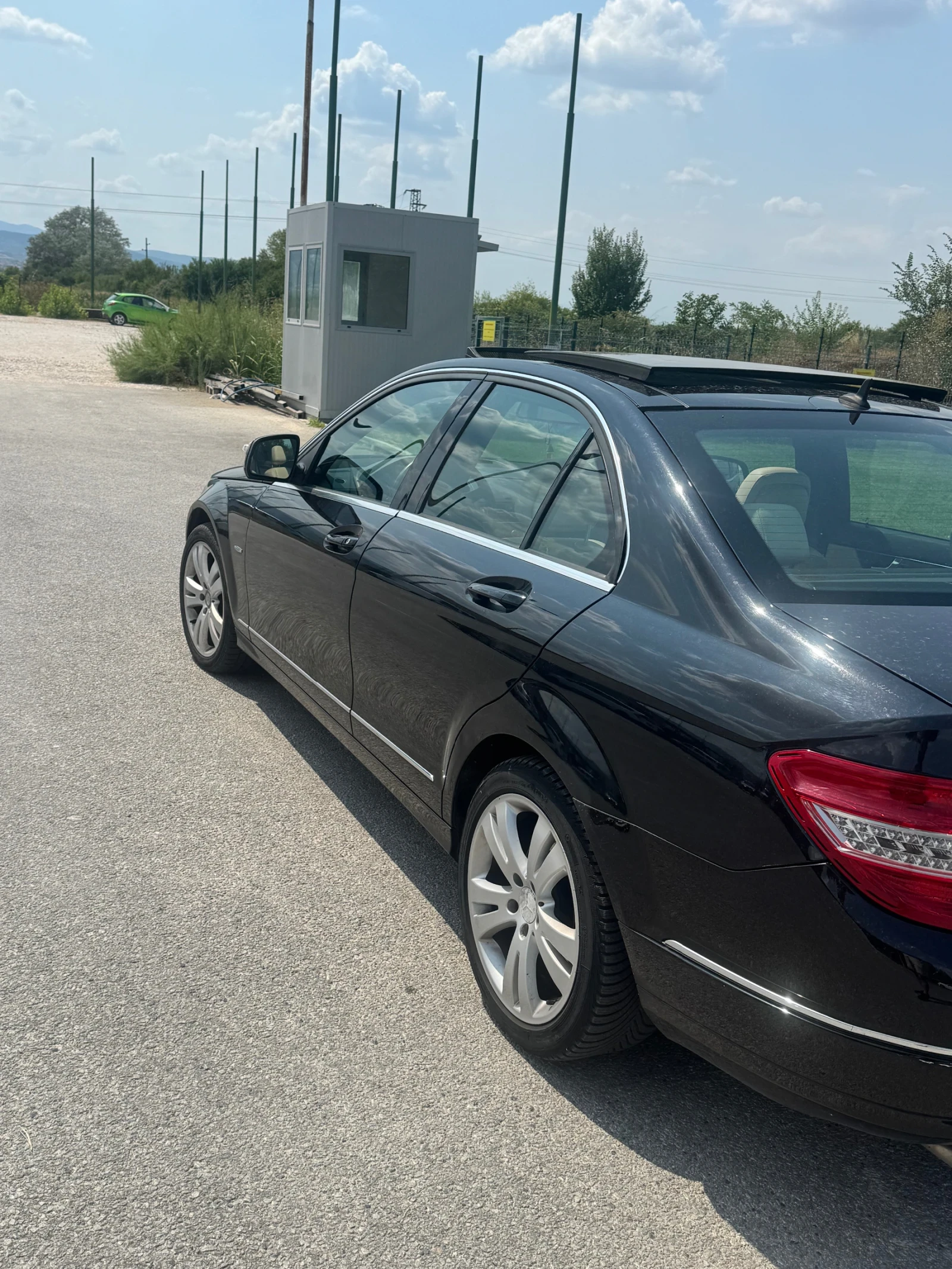 Mercedes-Benz C 320  - изображение 4