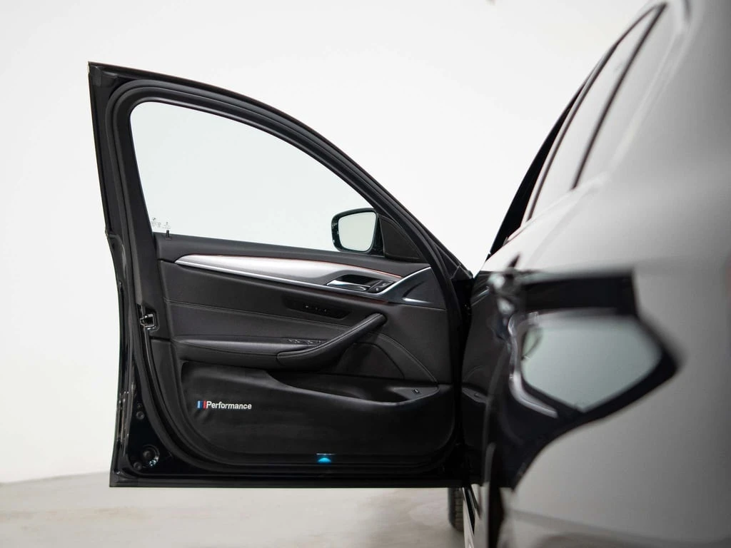 BMW 530 * xDrive * CARFAX * ЦЕНА ДО БЪЛГАРИЯ *  - изображение 8