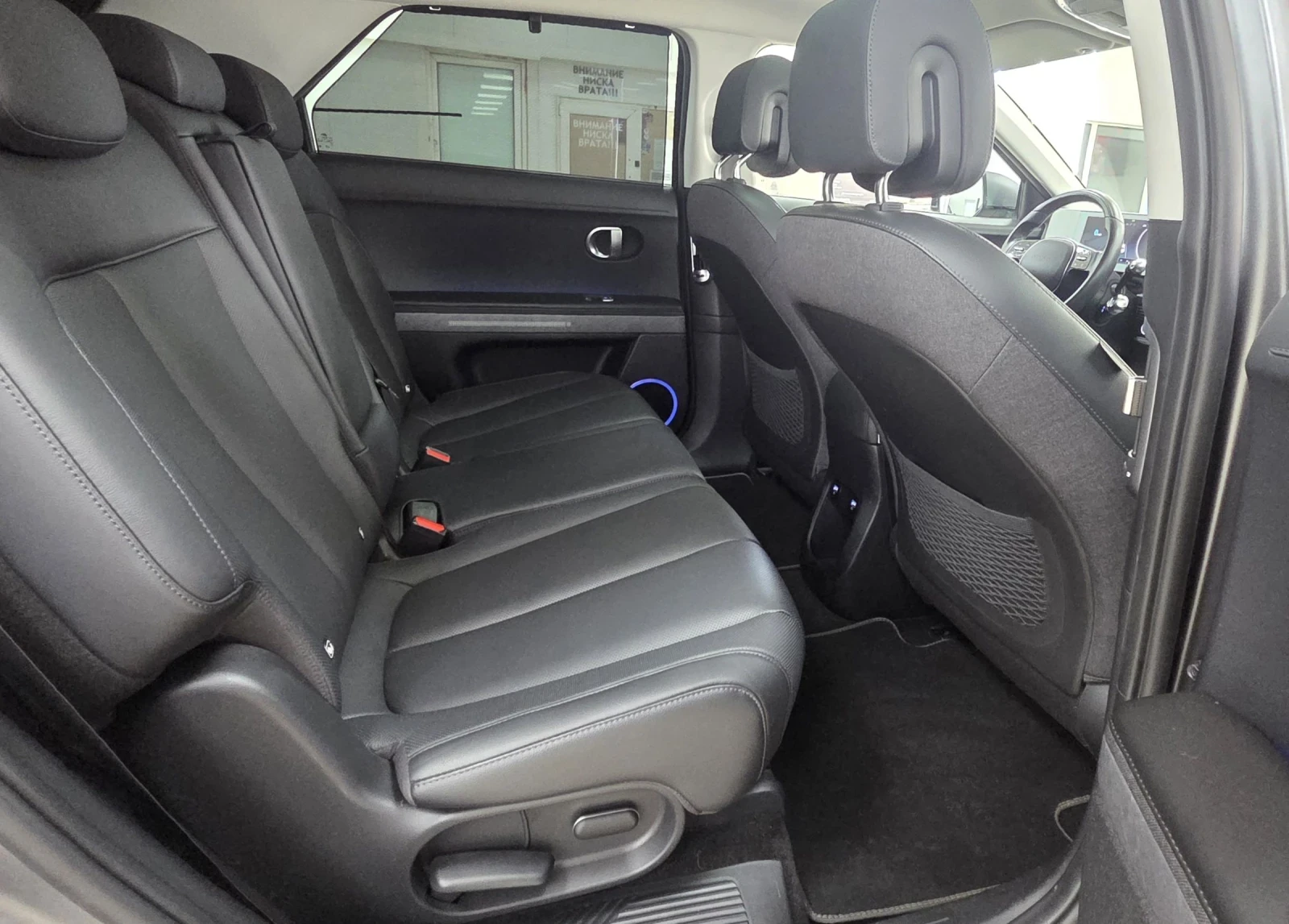 Hyundai Ioniq 5 72.6KWh/Uniq/ЗАВЕРЕНА СЕРВИЗНА КНИЖКА/Bosse, снимка 10 - Автомобили и джипове - 53626951