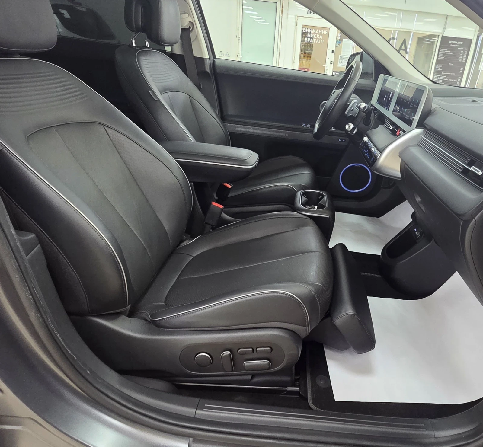 Hyundai Ioniq 5 72.6KWh/Uniq/ЗАВЕРЕНА СЕРВИЗНА КНИЖКА/Bosse, снимка 11 - Автомобили и джипове - 53626951