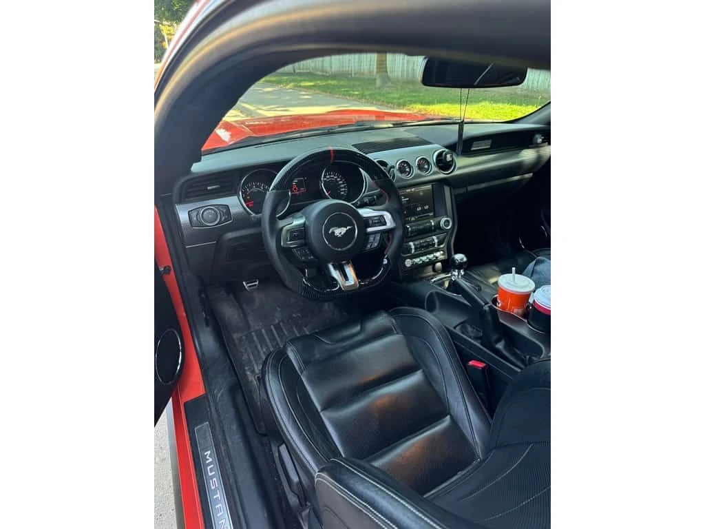 Ford Mustang * 2dr Fastback GT Premium * CARFAX *  - изображение 7