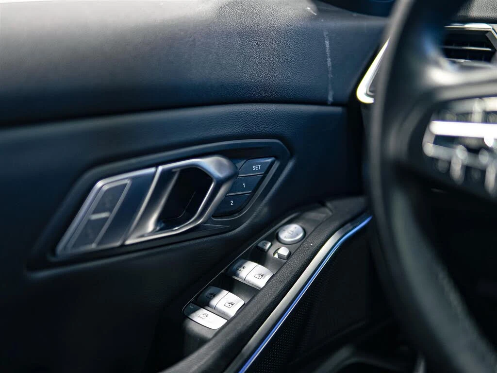 BMW 330 xDrive* AWD* АвтоКредит* (ЦЕНА ДО БГ), снимка 16 - Автомобили и джипове - 53757572