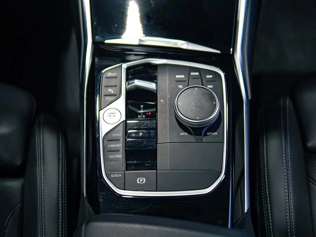 BMW 330 xDrive* AWD* АвтоКредит* (ЦЕНА ДО БГ), снимка 15 - Автомобили и джипове - 53757572