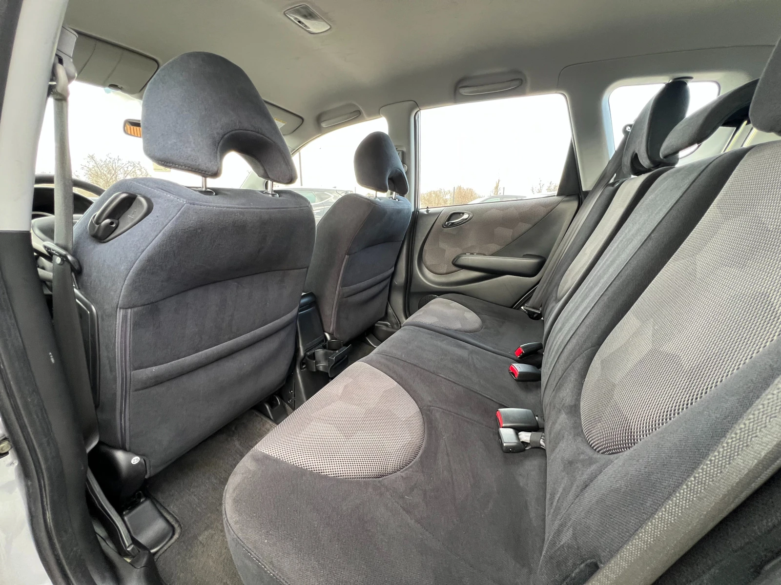 Honda Jazz 1.4i Фейслифт/ТОП СЪСТОЯНИЕ/Серв. история/165723км, снимка 11 - Автомобили и джипове - 53988243