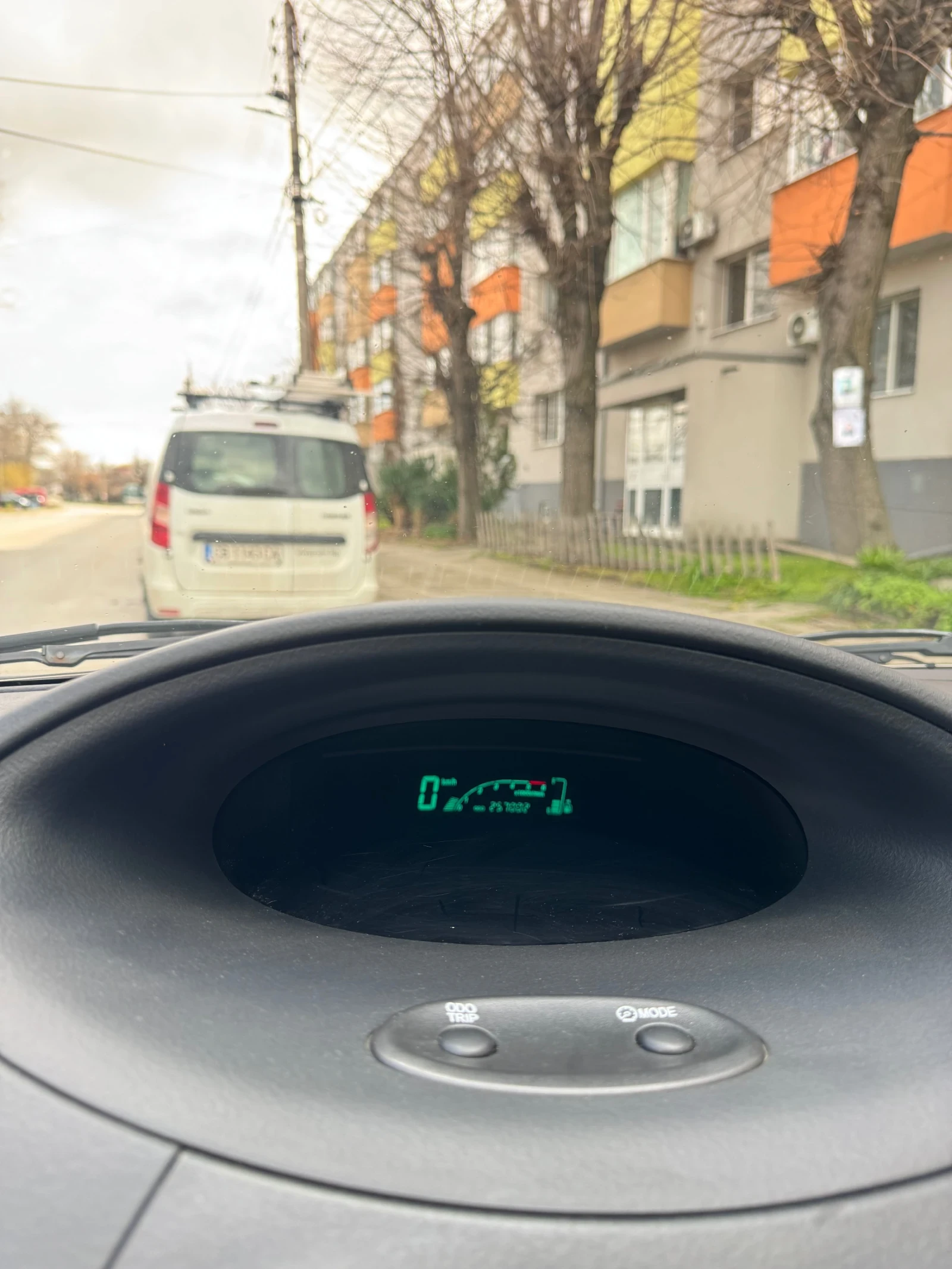 Toyota Yaris 1.4 D4D, снимка 15 - Автомобили и джипове - 54005289