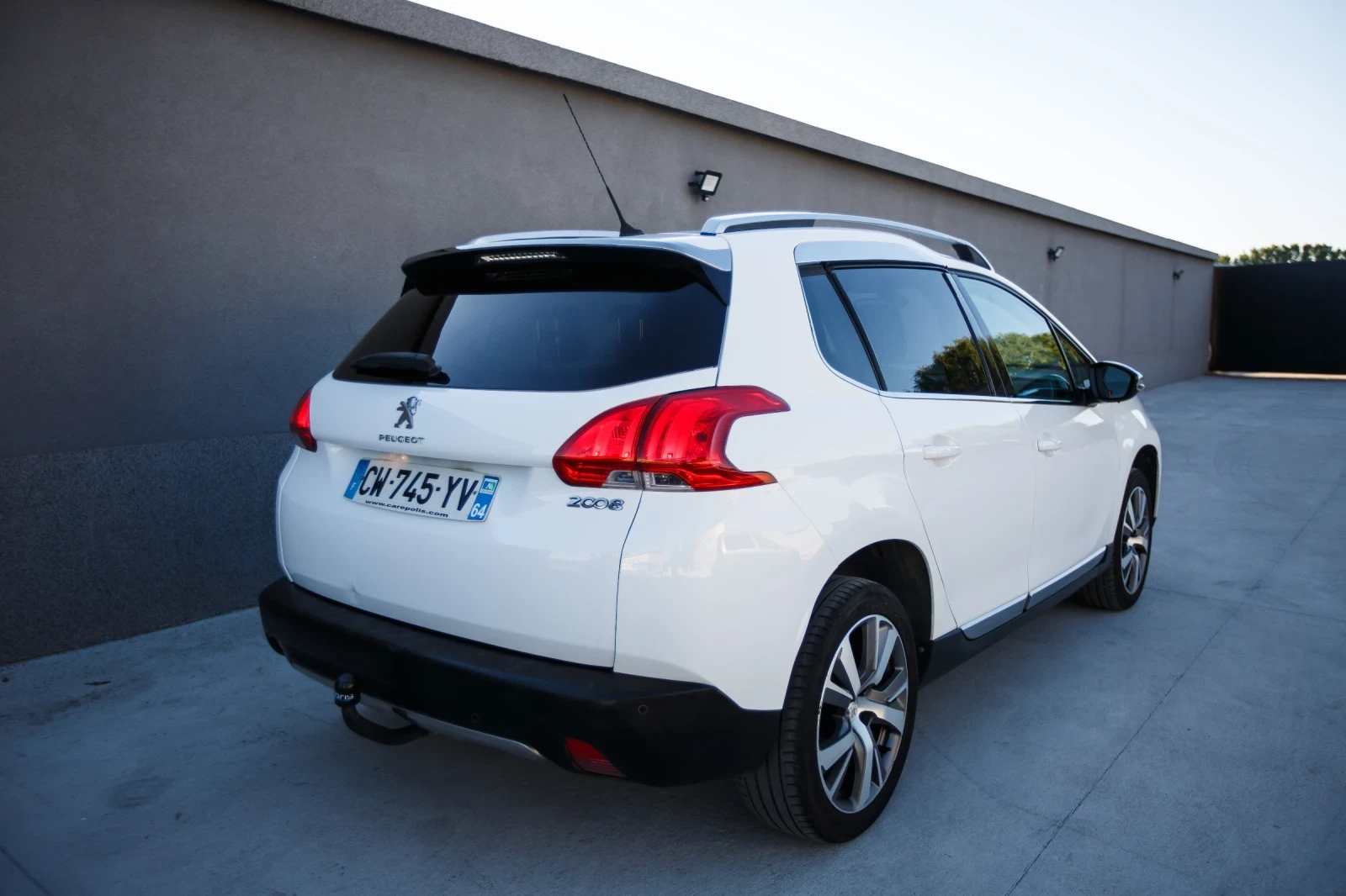 Peugeot 2008 1.6 Allure, снимка 5 - Автомобили и джипове - 54917891