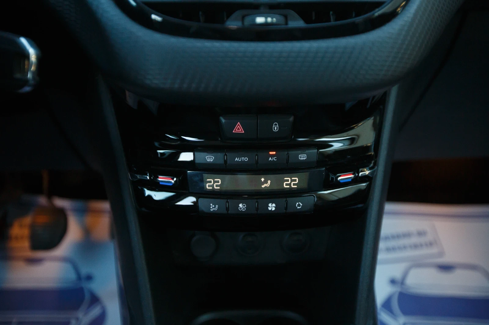 Peugeot 2008 1.6 Allure, снимка 12 - Автомобили и джипове - 54917891