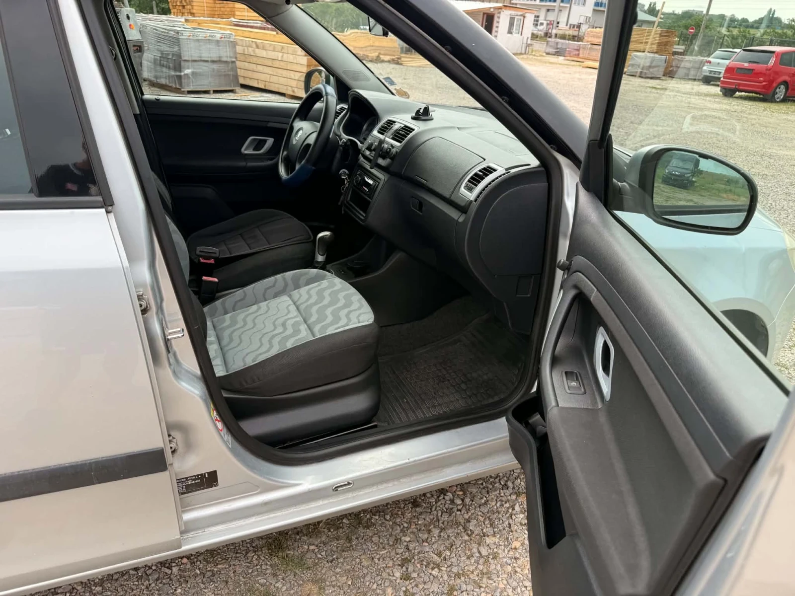 Skoda Fabia 1.4 TDI , снимка 10 - Автомобили и джипове - 54948269