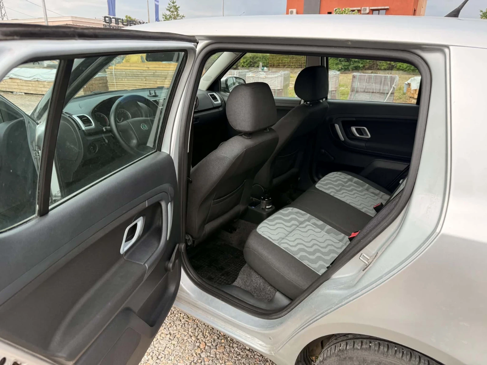 Skoda Fabia 1.4 TDI , снимка 9 - Автомобили и джипове - 54948269