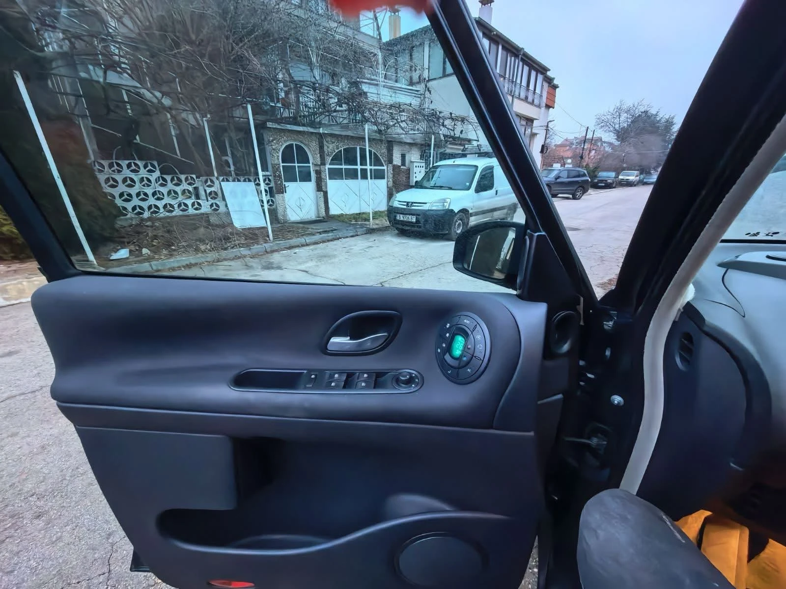 Renault Espace 2009 1.9, снимка 12 - Автомобили и джипове - 55545241