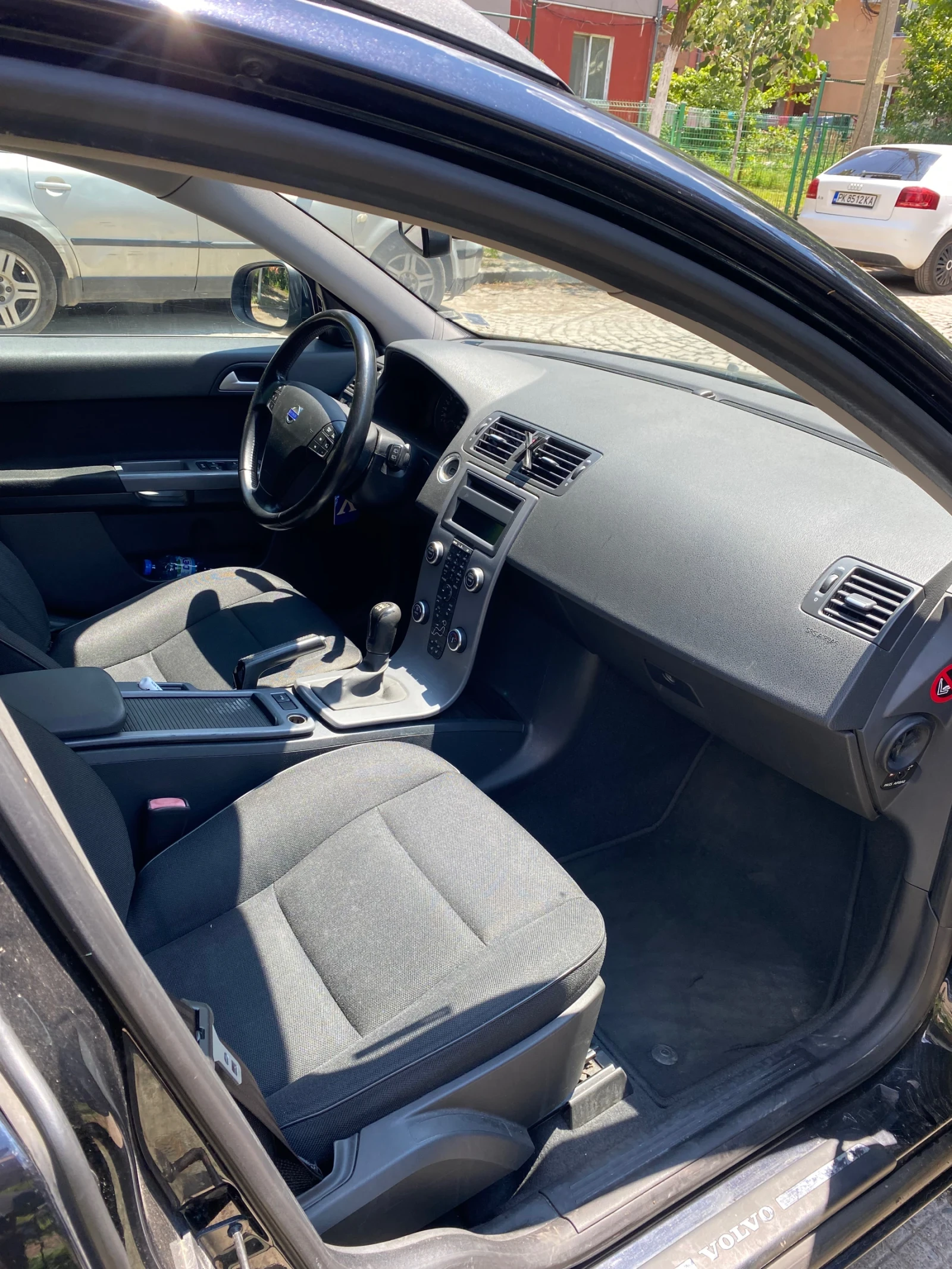 Volvo V50 R-Design 1.6 HDi, снимка 8 - Автомобили и джипове - 56040880
