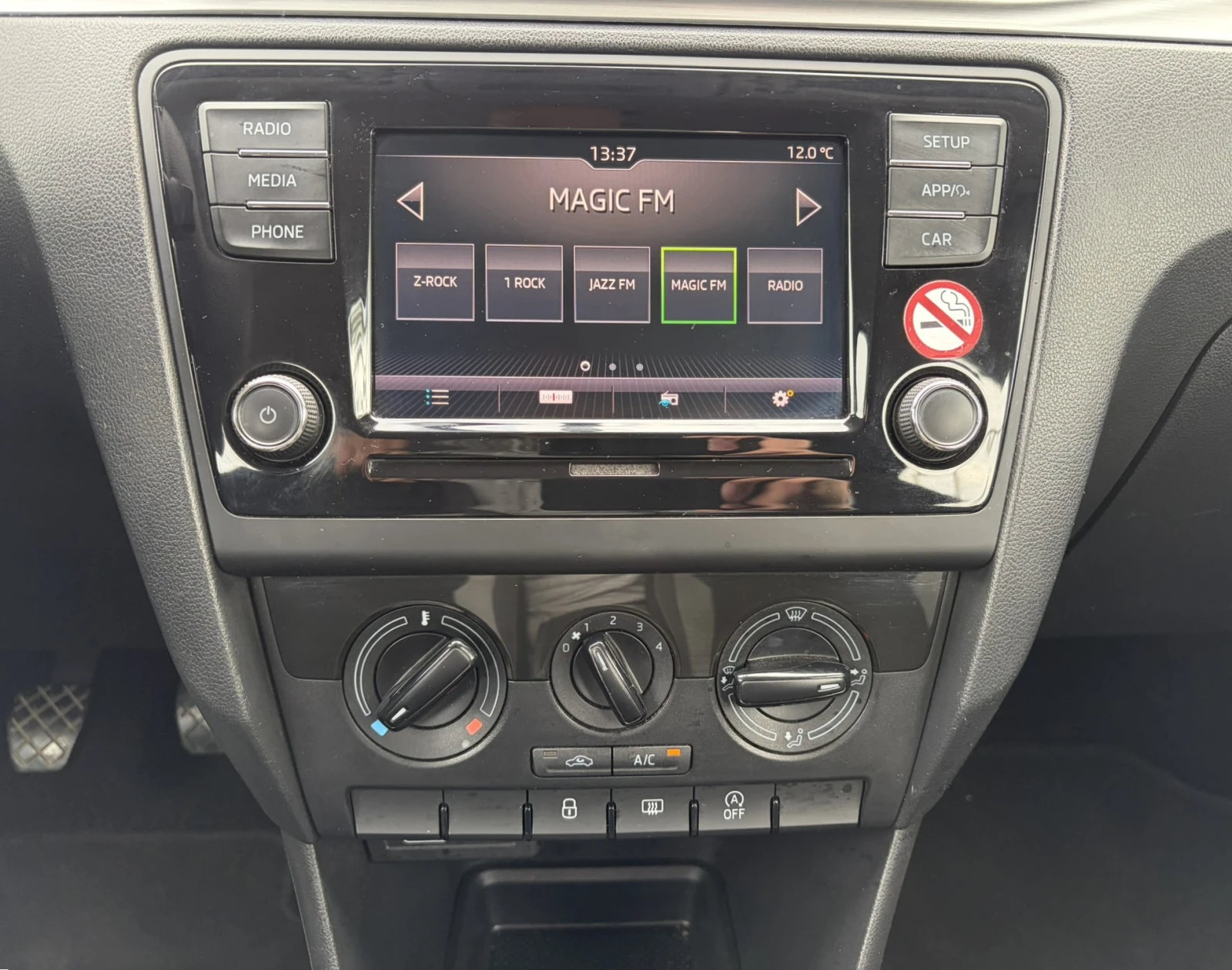 Skoda Rapid 1.0 TSI Facelift, снимка 12 - Автомобили и джипове - 56389708