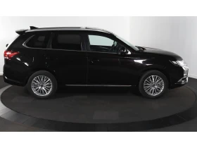Mitsubishi Outlander 2.4 Intense Plug-in-hybrid Auto Европейска, снимка 2