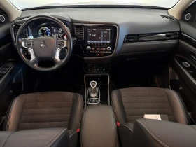 Mitsubishi Outlander 2.4 Intense Plug-in-hybrid Auto Европейска, снимка 5