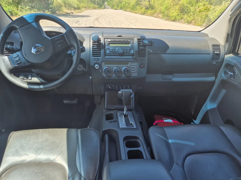 Nissan Navara, снимка 17 - Автомобили и джипове - 47324726