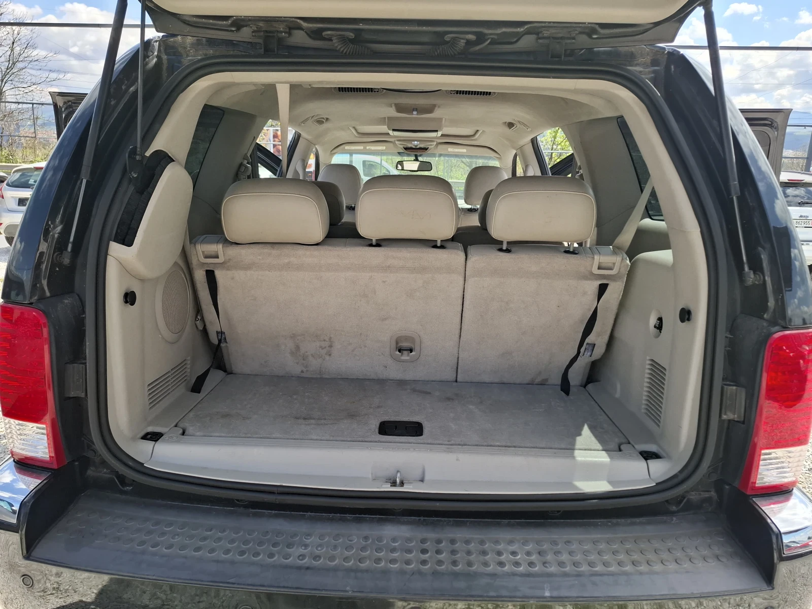 Chrysler Aspen, снимка 15 - Автомобили и джипове - 54439771