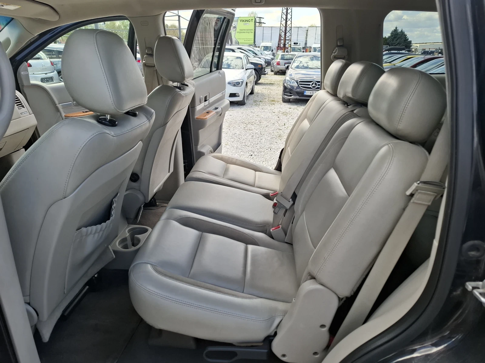 Chrysler Aspen, снимка 10 - Автомобили и джипове - 54439771
