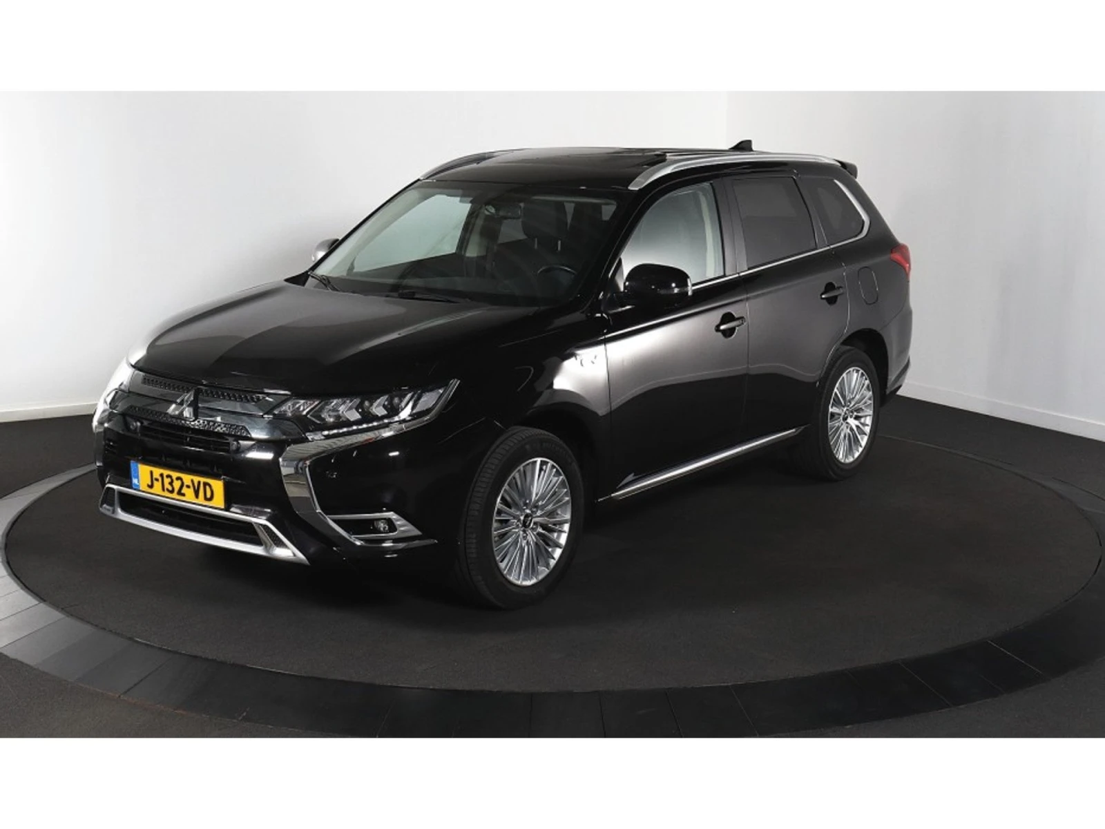 Mitsubishi Outlander 2.4 Intense Plug-in-hybrid Auto Европейска