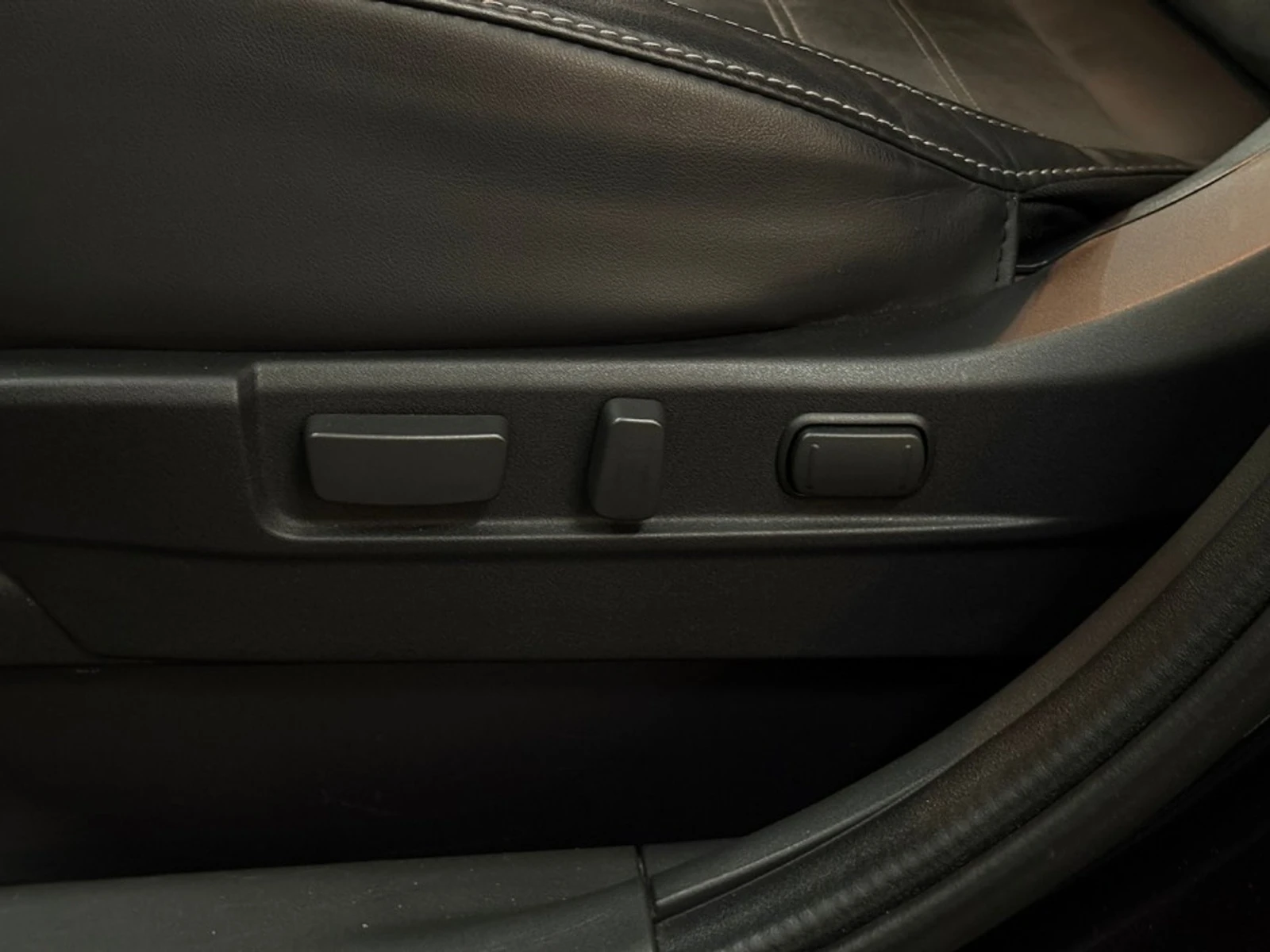 Mitsubishi Outlander 2.4 Intense Plug-in-hybrid Auto Европейска, снимка 12 - Автомобили и джипове - 55265858