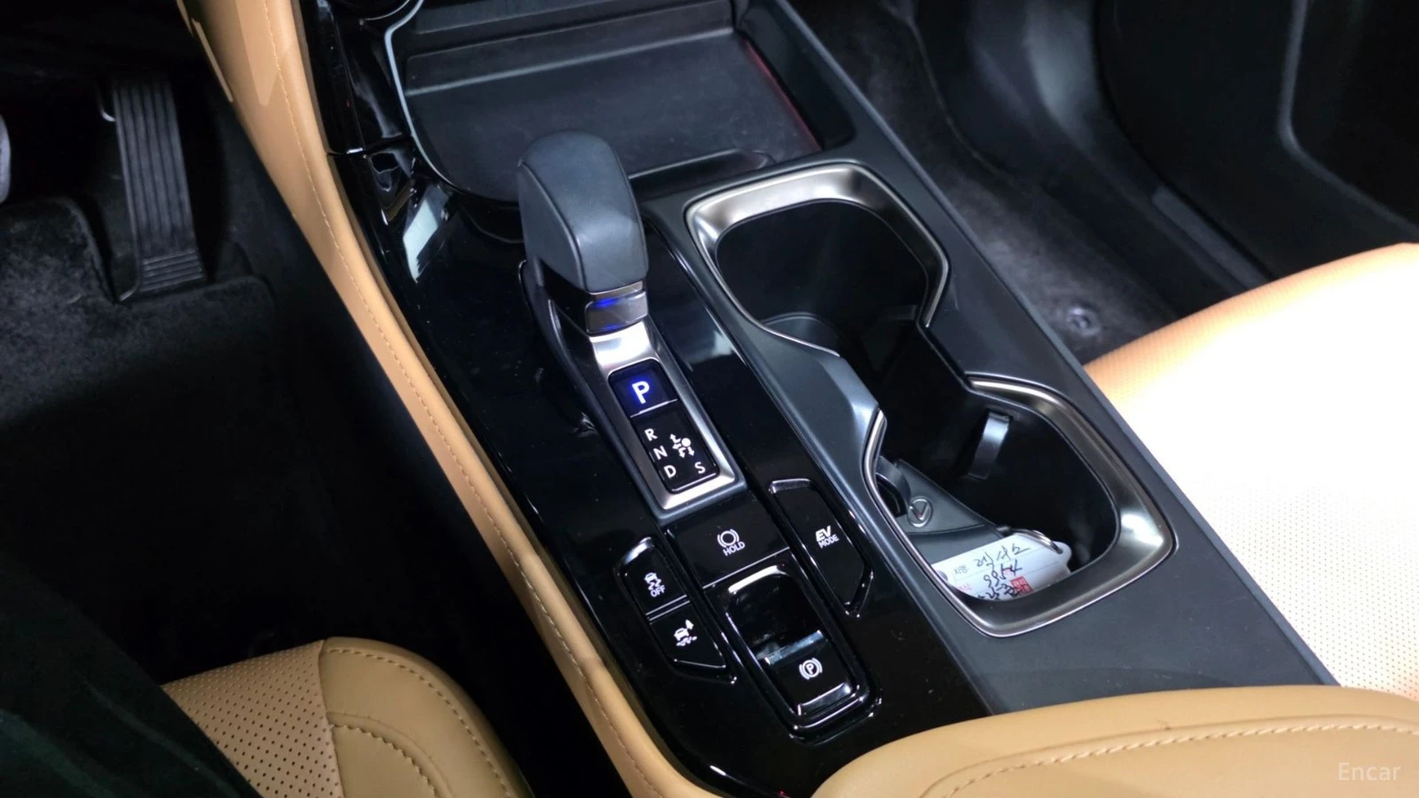 Lexus NX 350h PREMIUM* КОЖА* ОБДУХВ* ПАНО* НАВИ, снимка 7 - Автомобили и джипове - 55434635
