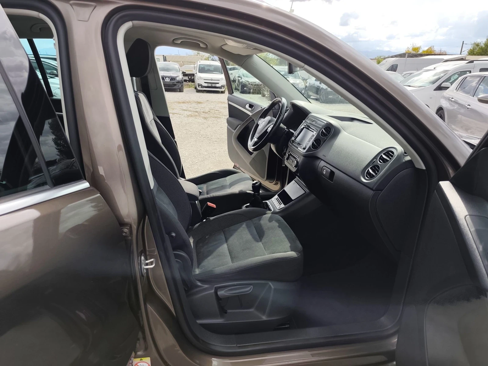 VW Tiguan 2.0TDI, 6 ��������, ������  | Mobile.bg � ����������� 10