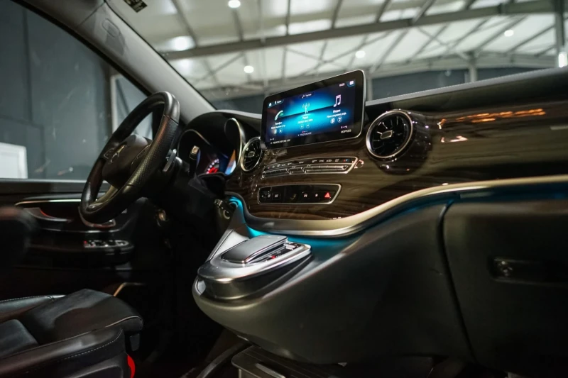 Mercedes-Benz V 300 D 7+ 1 LONG FULL AMG LINE BURMEISTER ЛИЗИНГ 100%, снимка 13 - Бусове и автобуси - 52705532