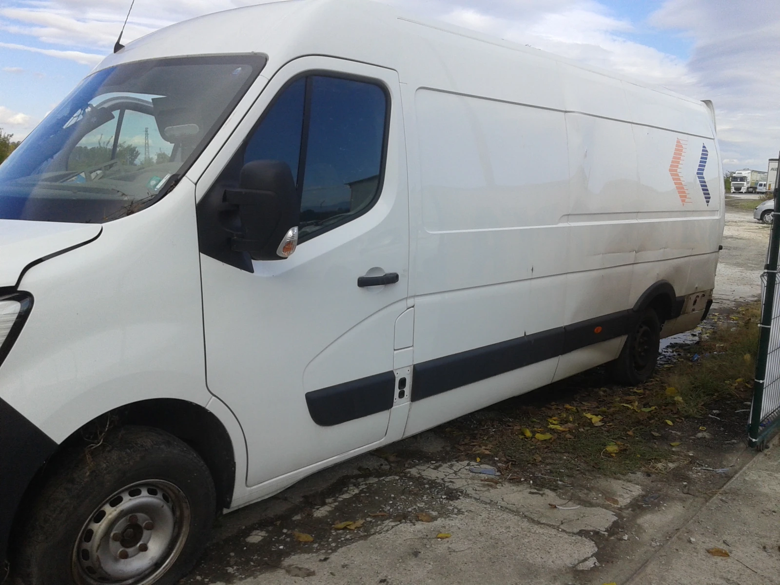 Renault Master 2.3d ЗАДНО - изображение 4