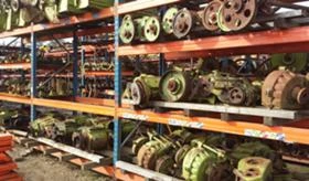 Комбайн New Holland резервни части, снимка 11