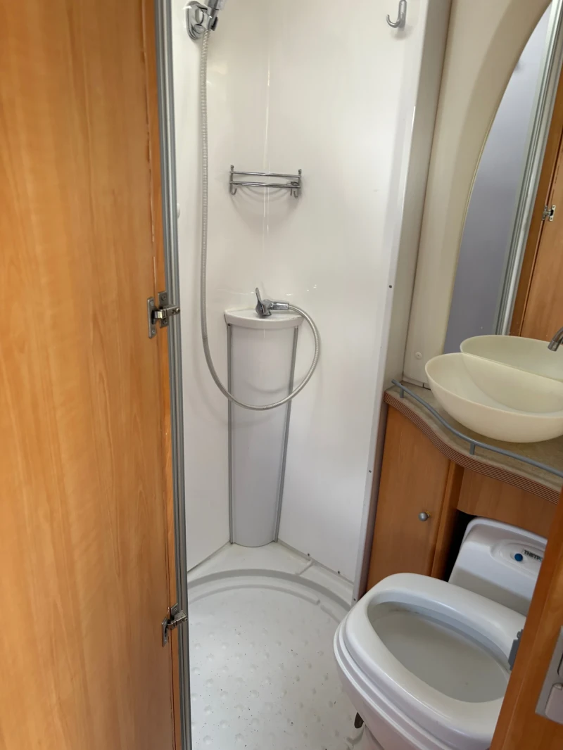 Кемпер LMC 2 КЛИМАТИКА, снимка 9 - Каравани и кемпери - 50930433