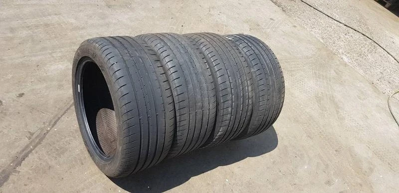 Гуми Летни 245/45R18, снимка 1 - Гуми и джанти - 22575212